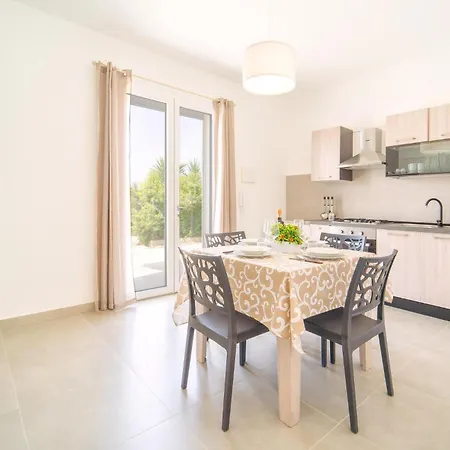Pet Friendly In With Kitchen